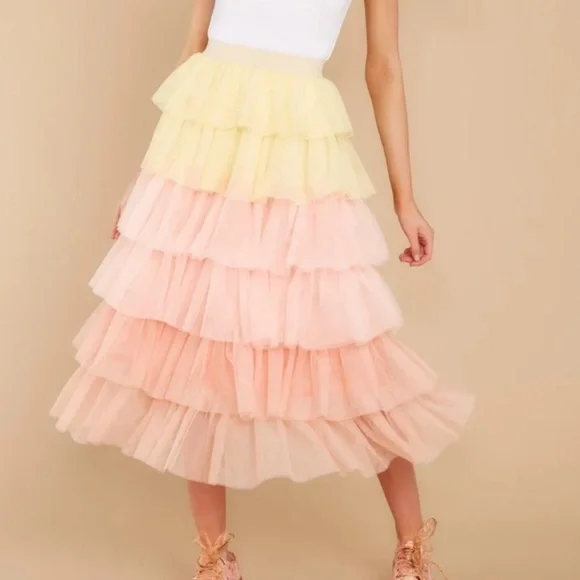 champagne & strawberry tiered skirt - Picture 1 of 3
